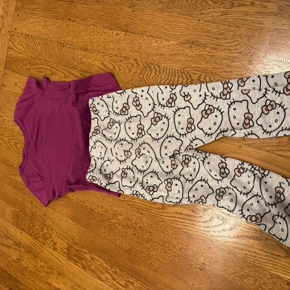 4/$20 Hello Kitty kids Sz 3t pants & shirt - Play condition